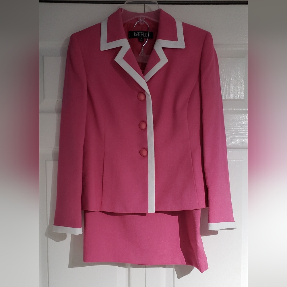 Kasper 4P Barbie Pink Suit - Picture 2 of 10